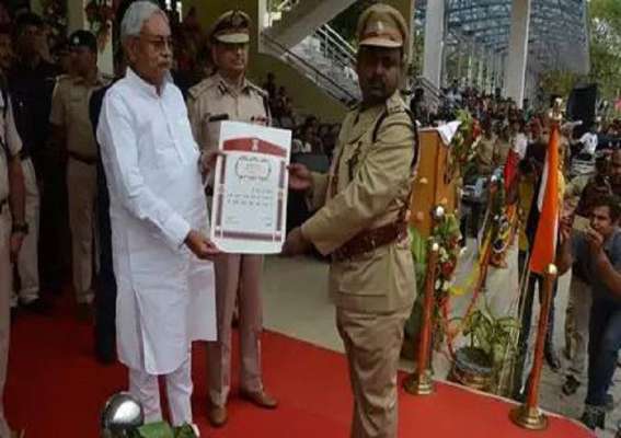 jahanabad-asp-pankaj-kumar-honored-national-bravery-award