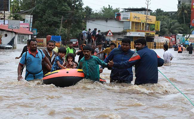 बाढ़ से प्रभावित केरल के लिए एसबीआई ने 2 करोड़ रुपए दिए दान