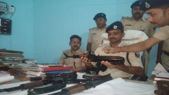 6 घंटे चला ऑपरेशन, घर की खुदाई कर मुंगेर पुलिस ने वरामद किया 2 AK -47 राइफल