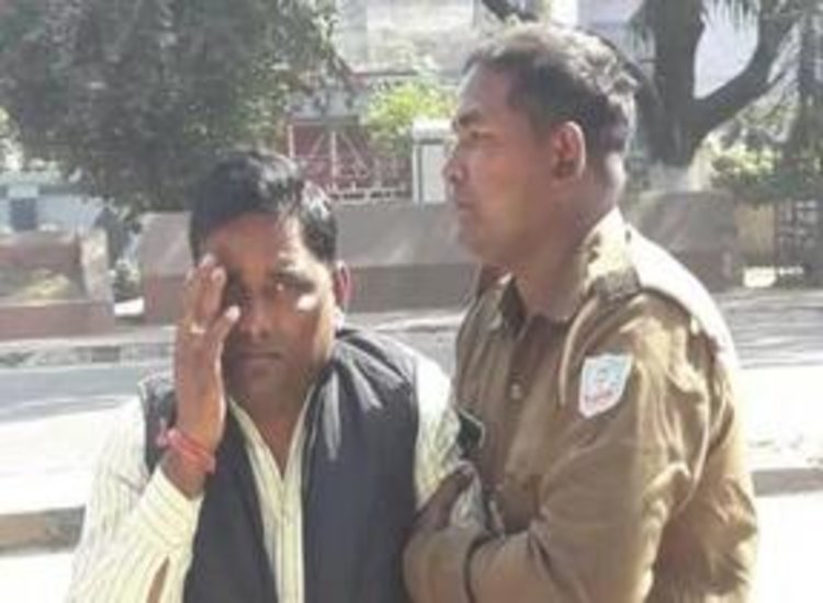 बोकारो डीएसओ कार्यालय का नाजिर 71 हजार घूस लेते गिरफ्तार