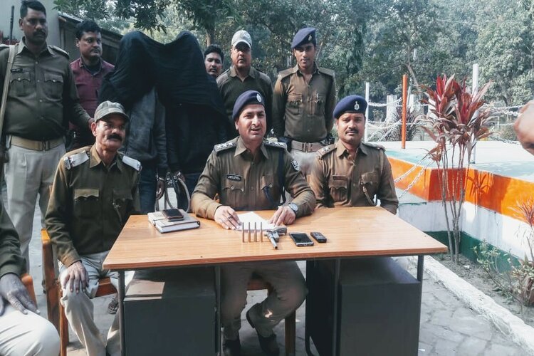 सहरसा : परेशान हाल पुलिस को मिली कामयाबी, असलहे के साथ दो लुटेरे दबोचे गए