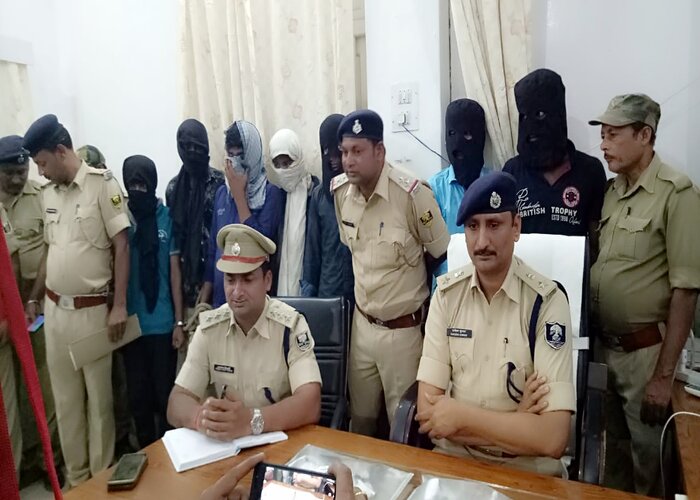 सहरसा पुलिस को मिली बड़ी कामयाबी, अपराध की योजना बना रहे 7 अपराधियों को दबोचा