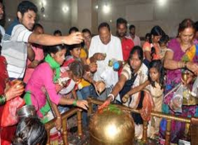 रांची के सभी शिवालयों में हर-हर महादेव के नारों के साथ आस्‍था का जनसैलाब उमड़ा