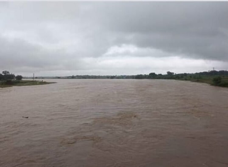 लगातार मूसलाधार बारिश से देवघर जिले की सभी छोटी-बड़ी नदियां उफान पर