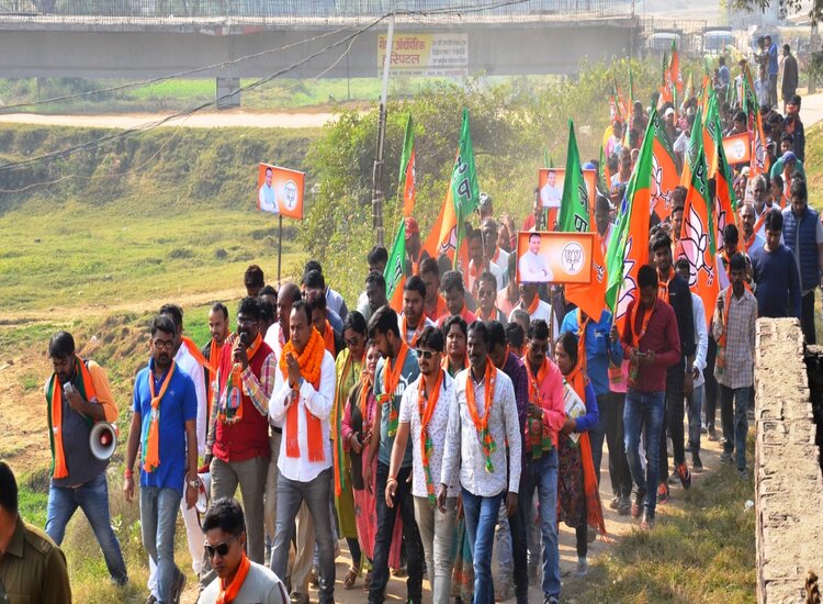 भाजपा आदिवासियों  के उत्थान के लिए हर संभव सहायता कर रही है : नवीन जयसवाल