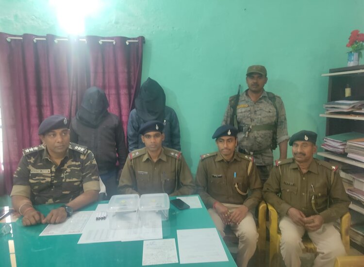 गुप्त सूचना के आधार पर बसिया पुलिस ने दो पीएलएफआई उग्रवादियों को दबोचा