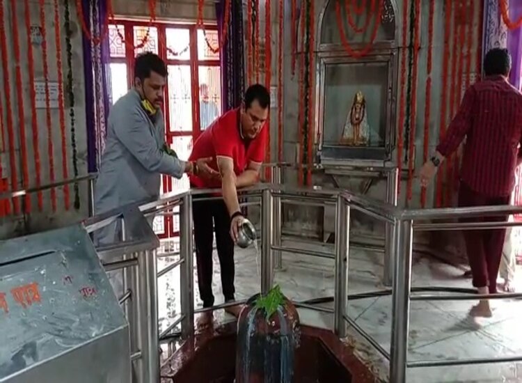 पुरा महादेव मंदिर जलाभिषेक करने पर लोनी विधायक ने मांगी माफी