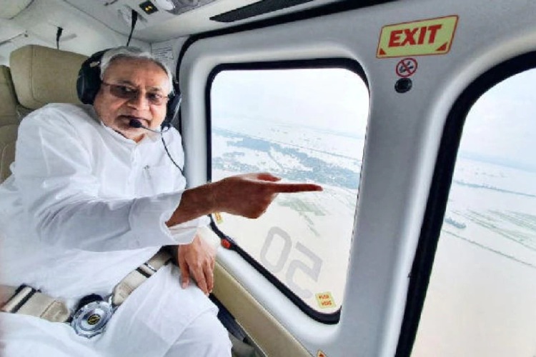 cm-nitish-reviews-flood-prone-areas-of-west-champaran