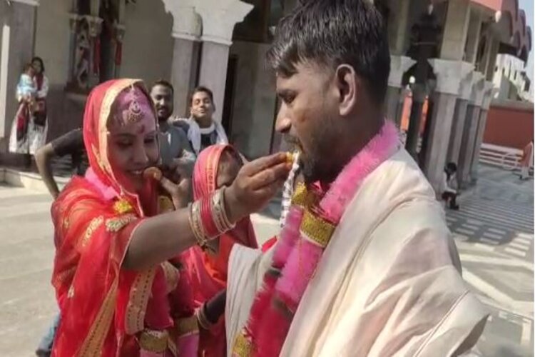 बेगूसराय में मजहब की दीवार तोड़ हिन्दू रीति-रिवाज से मुस्लिम लड़की ने रचाई शादी