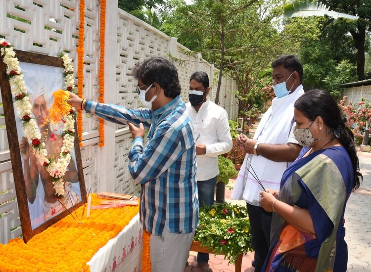 भगवान बिरसा मुण्डा के पद चिन्हों पर चलने की आवश्यकता: हेमंत सोरेन