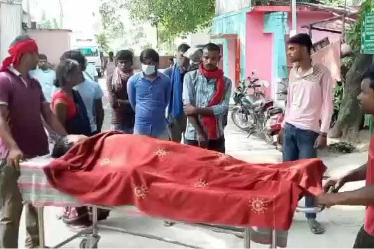 बेगूसराय में हत्याओं की रात, एक को सोये अवस्था में छत पर मारा तो दूसरे को कमरे की खिड़की से