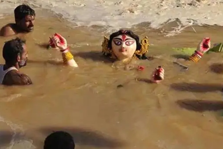 अस्थाई तालाबों में होगी दुर्गा मां की मूर्तियों का विसर्जन, बिना DJ के सीमित लोगों के साथ निकलेगी सवारी