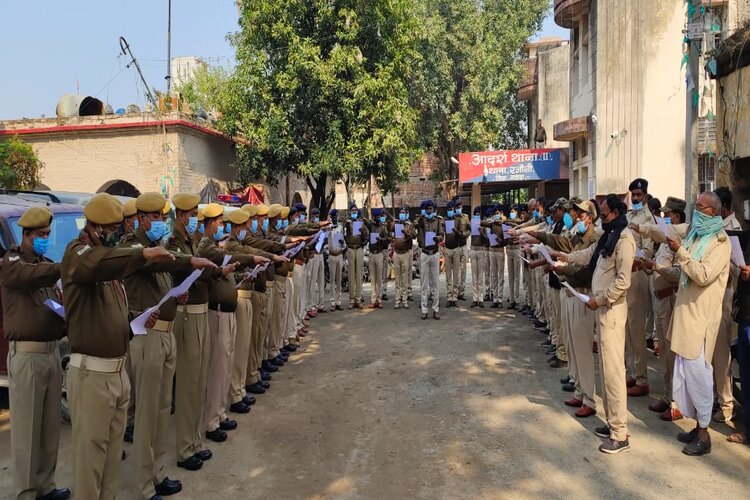 नवादा : शराब ना पीने को लेकर अधिकारी व जवानों सहित सभी पुलिसकर्मियों ने खाई कसम