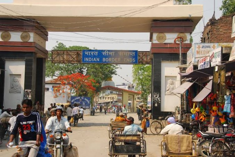 क्यों बढ़ गई नेपाल बॉर्डर पर चौकसी, एंट्री के लिए दिखाना होगा अपना आधार कार्ड