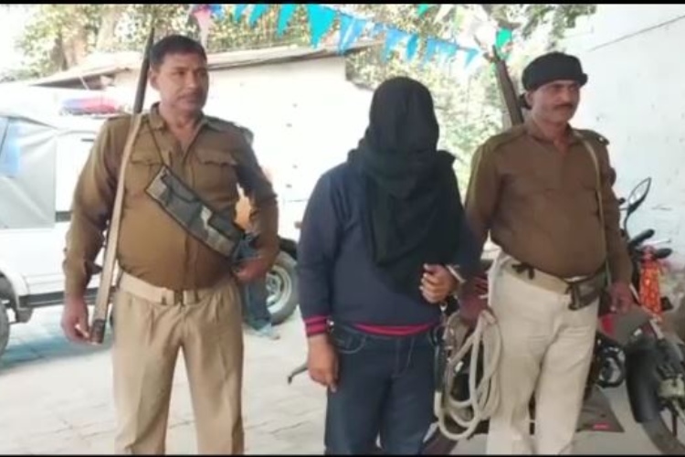 बेगूसराय : पुलिस ने किया फर्जी एसपी को गिरफ्तार, थानाध्यक्ष को भी काॅल कर जमाता था धौंस