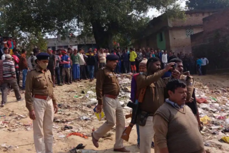 भागलपुर में फटा टिफिन बम, 7 साल के बच्चे की मौत, दो जिंदा टिफिन बम भी बरामद