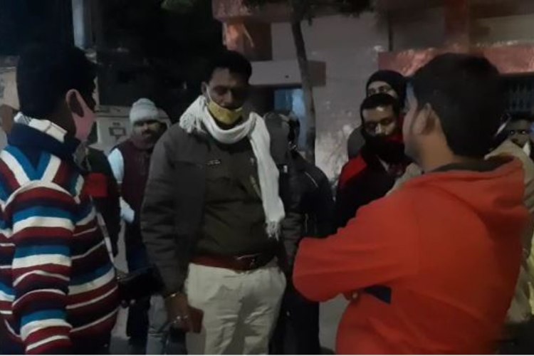 सड़क दुर्घटना में ऑटो पर सवार एक युवक की हुई मौत, परिजन ने हत्या का लगाया आरोप