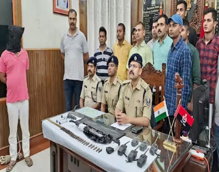 दर्ज हैं. वो साल 2020 में पुलिस पर गोली चलाने